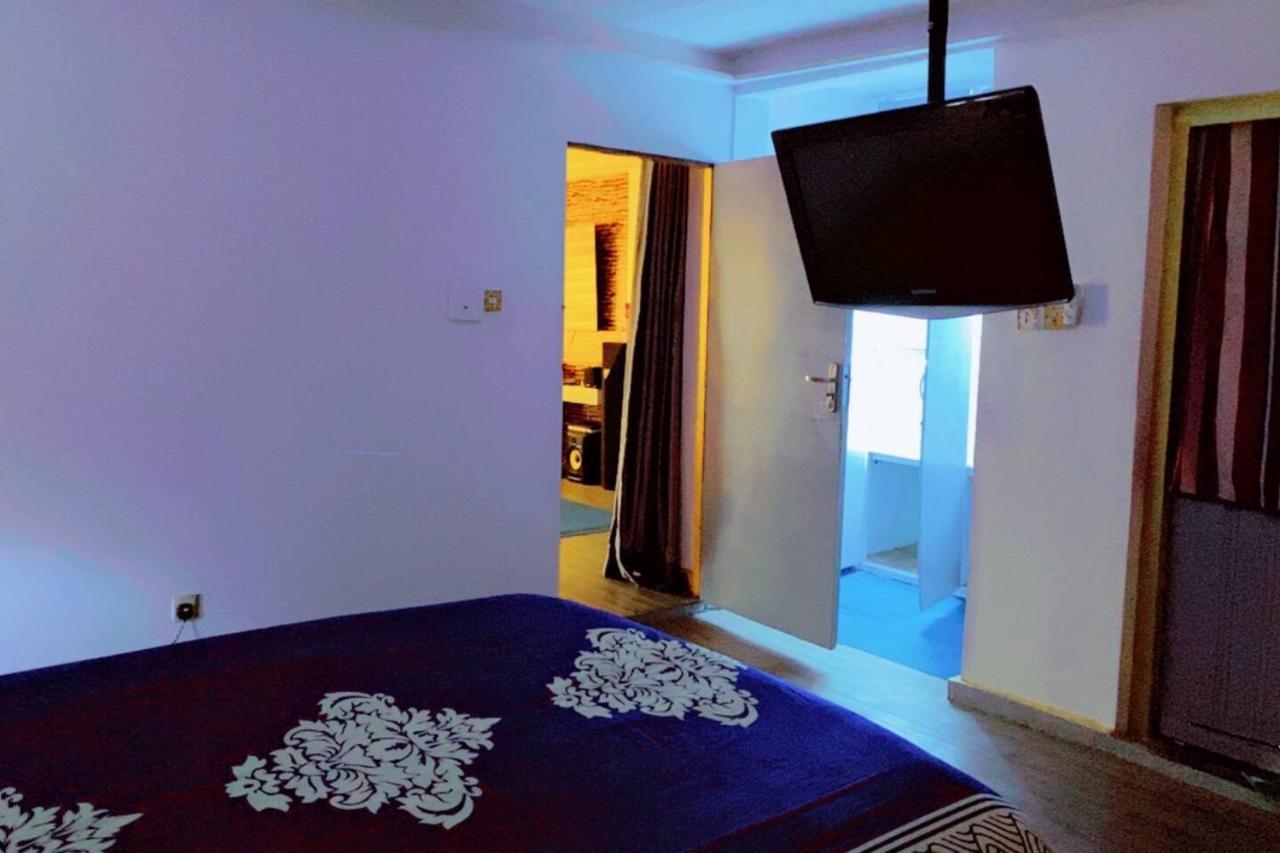 Maleeks Apartment Ikeja "Shared 2Bedroom Apt, Individual Private Rooms And Baths" Lagos Exterior photo